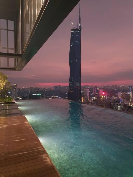Infinity Pool/ Lucentia Bbcc, Near Lalaport, Pnb118, Klcc Apartment Kuala Lumpur Exterior photo